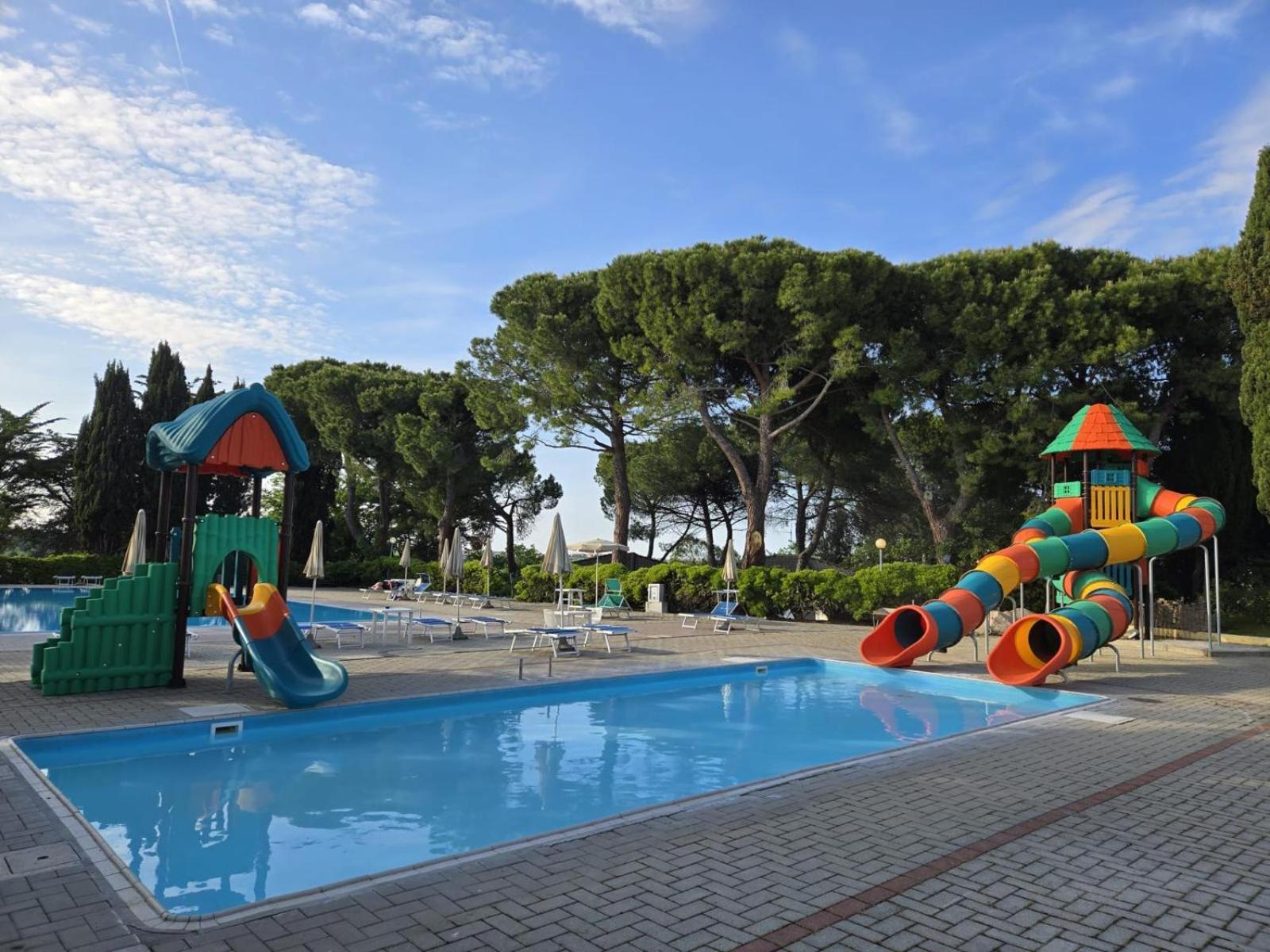 Camping Village Mar Y Sierra San Costanzo Eksteriør bilde