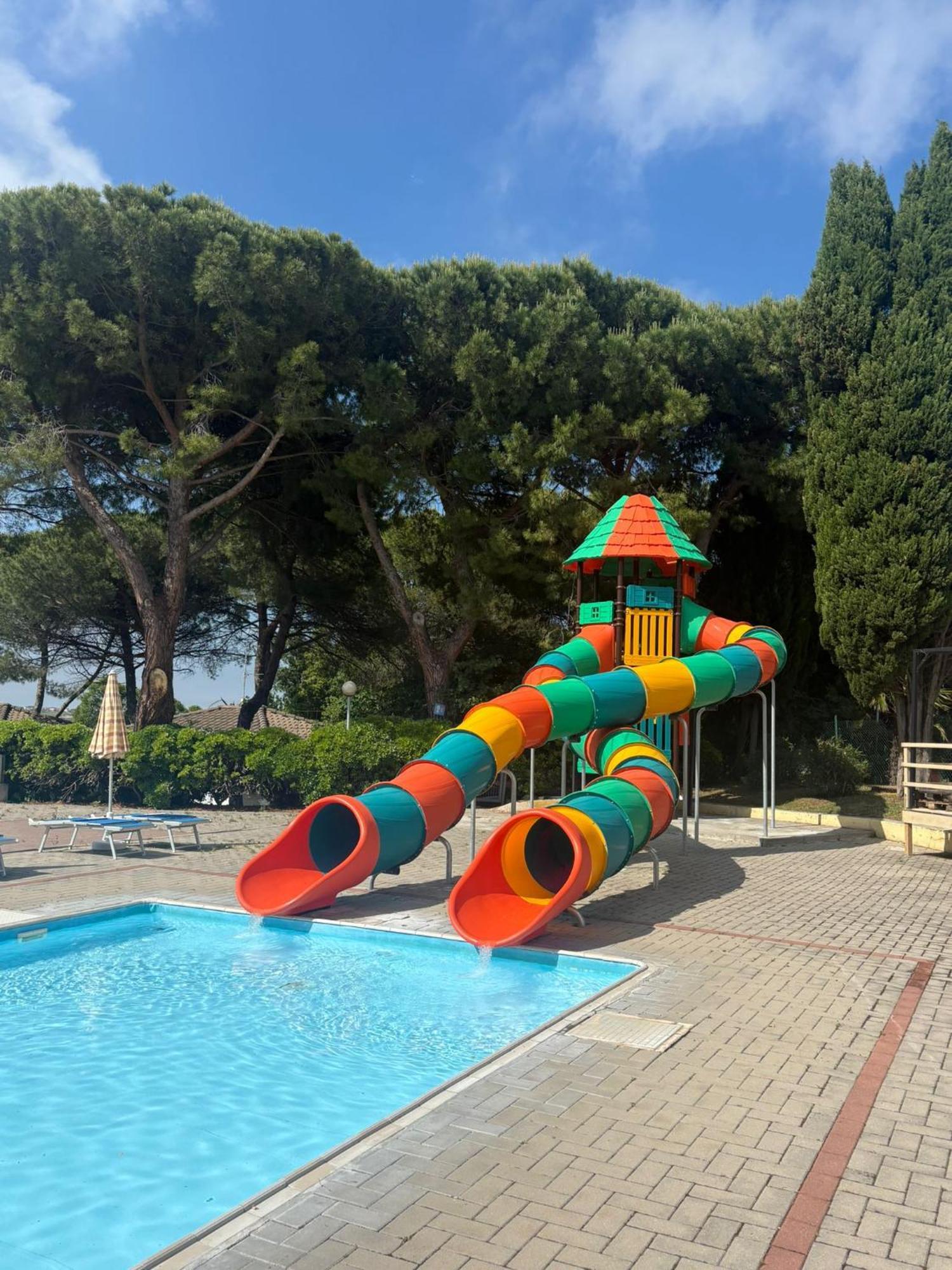 Camping Village Mar Y Sierra San Costanzo Eksteriør bilde