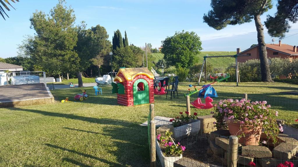 Camping Village Mar Y Sierra San Costanzo Eksteriør bilde
